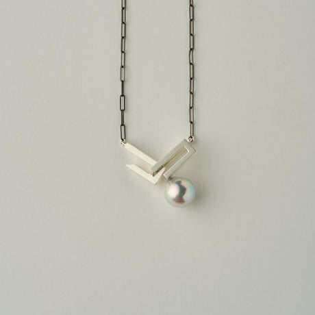KakuKaku シルバー あこやパール ネックレス ひっかける　Silver Akoya Pearl Necklace: Hooking Together.