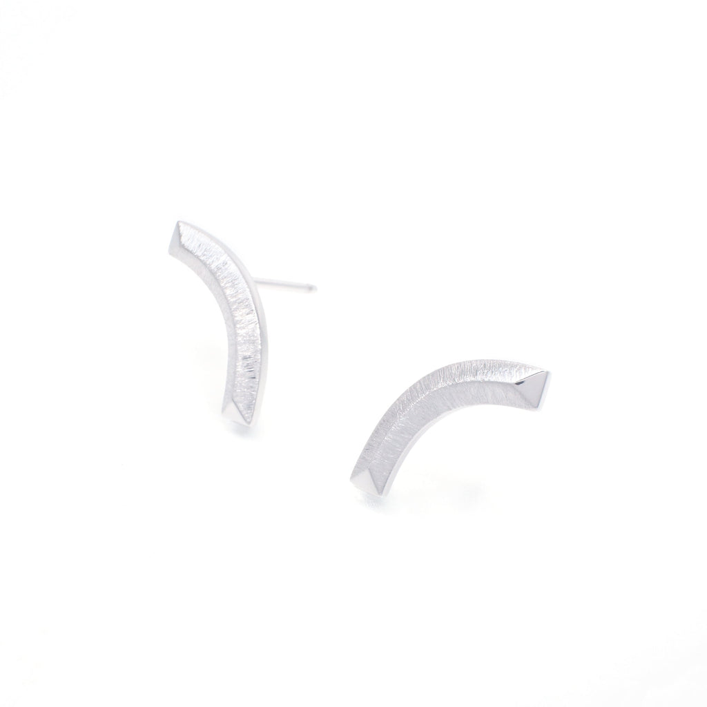 Log[ログ]01　シルバー 925 ピアス＆バックキャッチ 立体的　面白いカタチ　つや消し　MENTOSEN めんとせん　メントセン