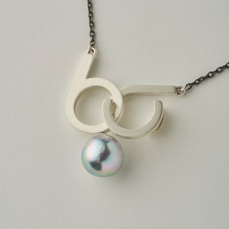 Bit シルバー あこやパール ネックレス 2をつなげる　拡大 Silver Akoya Pearl Necklace: Linking Two Together enlarged