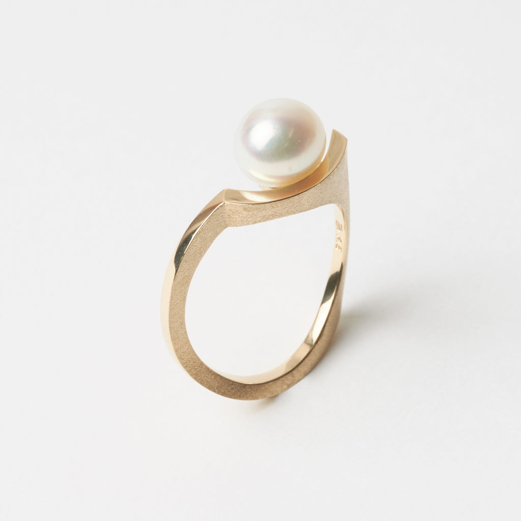 Oru おる K18 あこやパール リング MENTOSEN 斜め横から