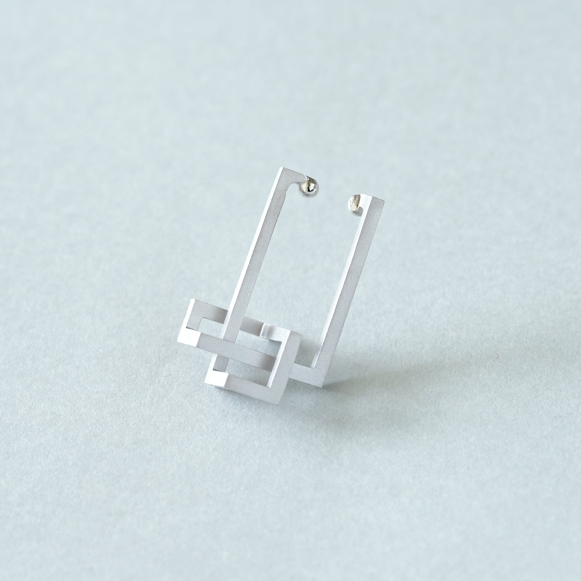 By-pass Ear Cuff Sterling Silver Geometric Shape　One-Stroke-Line series rhodium plated