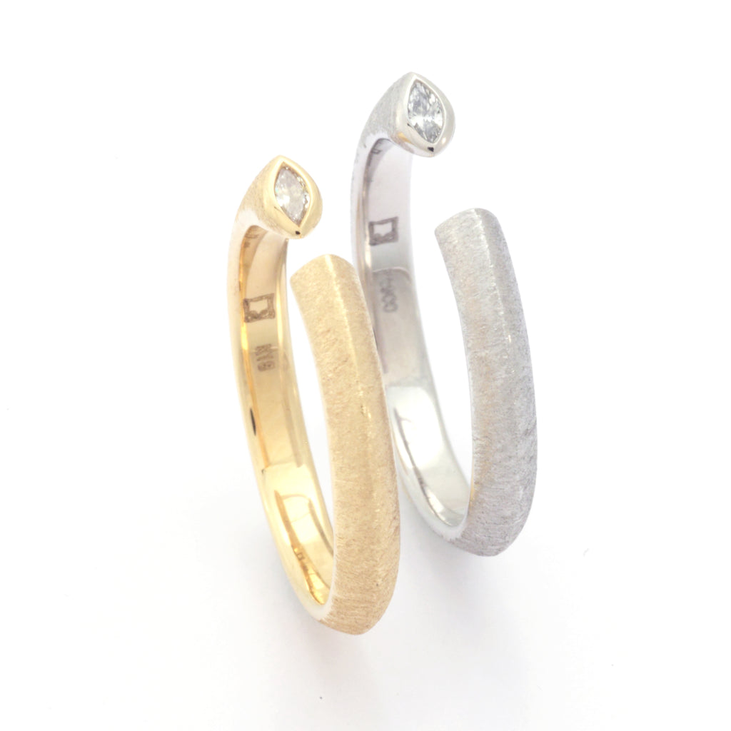 Kakeru[かける] Pt950/K18 ダイヤモンドリング 婚約指輪　結婚指輪　マリッジリング ウェディングリング プラチナ ゴールド シンプル デザイン マーキスダイヤ つや消しMENTOSEN