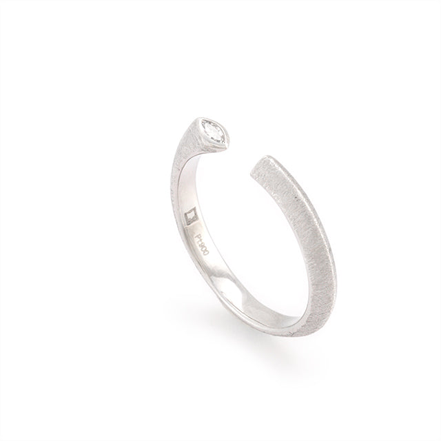 Kakeru[かける] Pt950 ダイヤモンドリング 婚約指輪　結婚指輪　マリッジリング ウェディングリング プラチナ シンプル デザイン マーキスダイヤ つや消しMENTOSEN