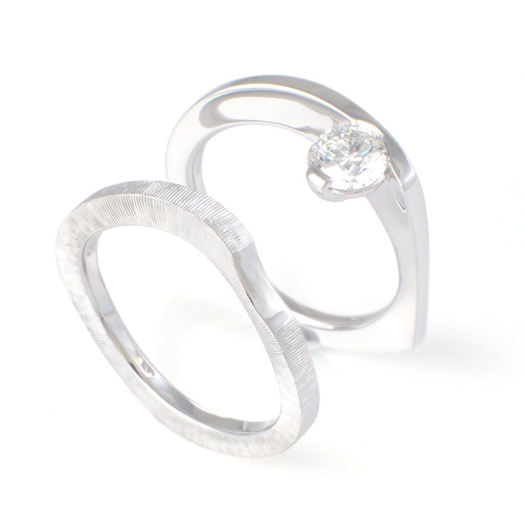 Sorow[そろう] Pt950 ダイヤモンドリング プラチナ モダンデザイン つや消し 婚約指輪 結婚指輪 ウェディング 曲線 カーブ MENTOSEN